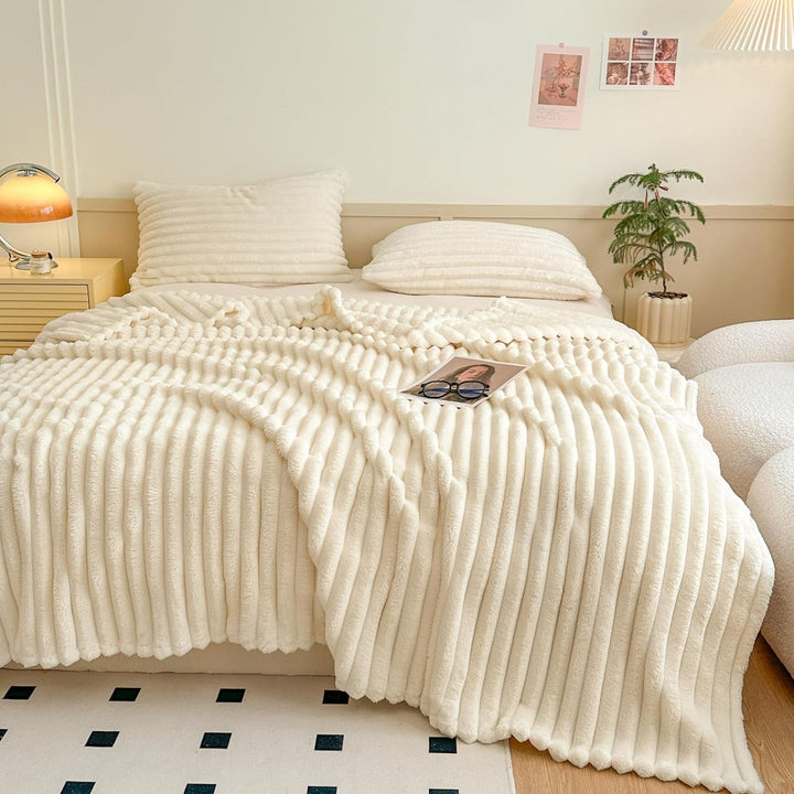 Kuscheldecke 200X230 Cm - Warme Flausige BettÃ¼berwurf Decke Und Sofadecke Mama, Frauen Und Freundin (Beige, 200X230Cm)