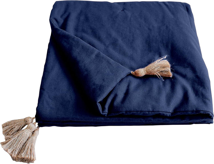 Enjoy Home - Colecția Panama - Plapumă cu 4 ciucuri de iută - 100% bumbac - Certificat Oeko-Tex - 90 X 190 Cm - Culoare: Albastru marin Plapumi si pilote Naty Shop