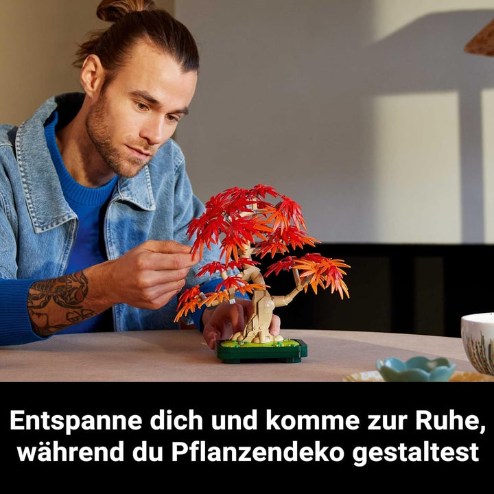 LEGO Botanicals Arțar roșu japonez - Arbore Bonsai - Kit plantă artificială cu frunze roșii și portocalii, plus bol - Decor pentru casă - Idee cadou pentru adulți - 10348 Seturi de constructie Besuche den LEGO-Store