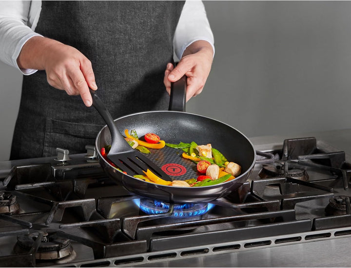 Tefal D52606 Resist Bratpfanne 28 Cm | Sichere Titanium Antihaftversiegelung | Thermo-Signal Temperaturindikator | Leichte Reinigung | Flame Protect-Technologie | Schwarz