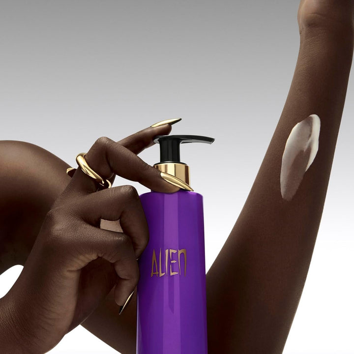 MUGLER Alien Eau De Parfum, Parfum de damă, Chihlimbar, Lemnos și Floral, Parfum excepțional, Reîncărcabil, 30 ml + Loțiune de corp parfumată MUGLER Alien, 200 ml