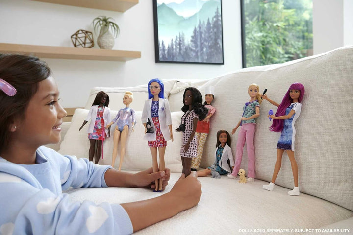 Barbie GTW39 - Păpușă asistentă medicală (Aprox. 30 cm) cu bluză cu imprimeu și pantaloni roz, pantofi albi și stetoscop, cadou minunat pentru copii de la 3 ani în sus