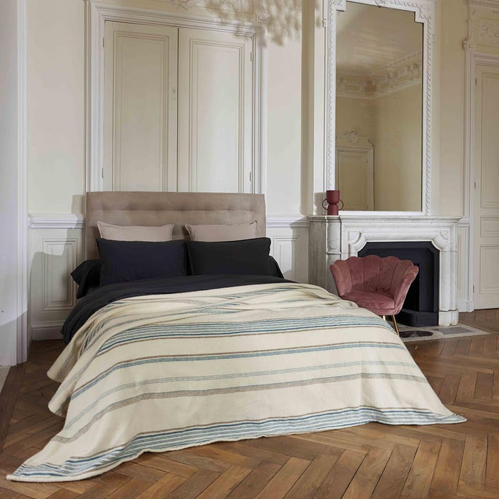 Toison D'Or Angle, 220 X 240 Cm, alb/albastru/bizet Plapumi si pilote Naty Shop Titlu implicit