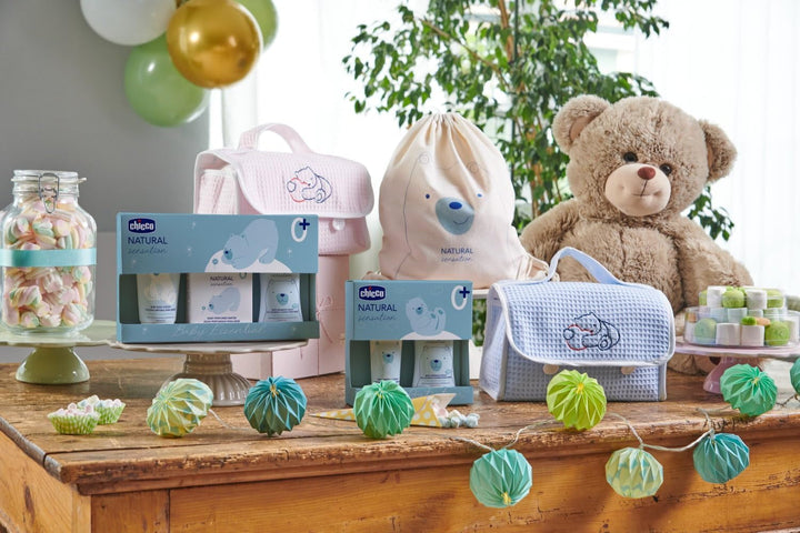 CHICCO NATURAL SENSATION - SET 2: 1 ȘAMPON ȘI BAIE - FĂRĂ USCARE 200 ML, 1 CREMĂ DE SCHIMBARE 4ÎN1 100 ML