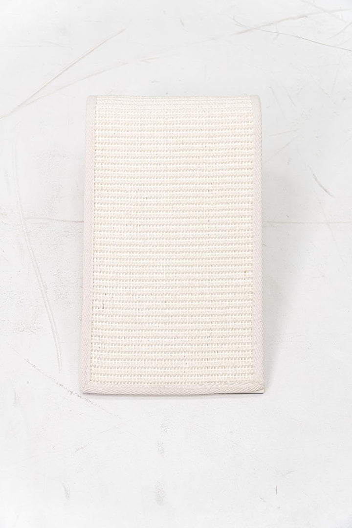 Petrebels Design Tablă de zgâriat din lemn cu covor din sisal natural, Archie 38 x 23 x 17 cm, bej/crem