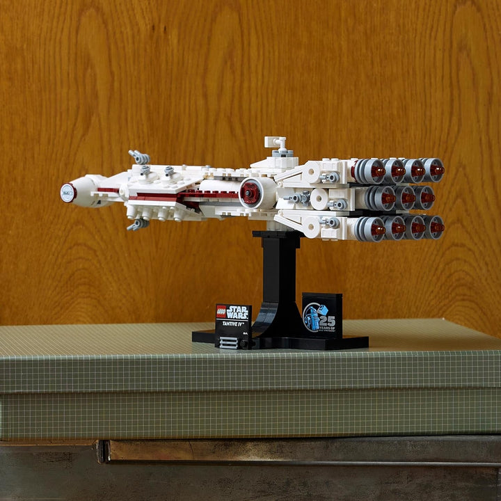 LEGO Star Wars: Tantive IV, model de navă stelară din Star Wars: O nouă speranță de construit și colecționat pentru adulți, Starfighter legendar, cadou minunat pentru fani 75376