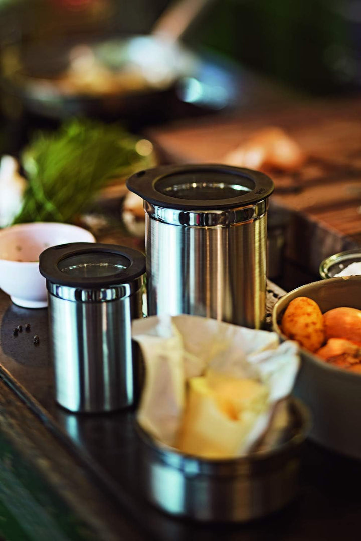 RÖSLE cutie de cafea cu capac, oțel inoxidabil 18/10, 10 cm & măsură de cafea, lingură de cafea de înaltă calitate pentru dozarea ușoară a cafelei praf, oțel inoxidabil 18/10, 17 x 3,7 x 2,7 cm, argintiu Cutii depozitare alimente Naty Shop