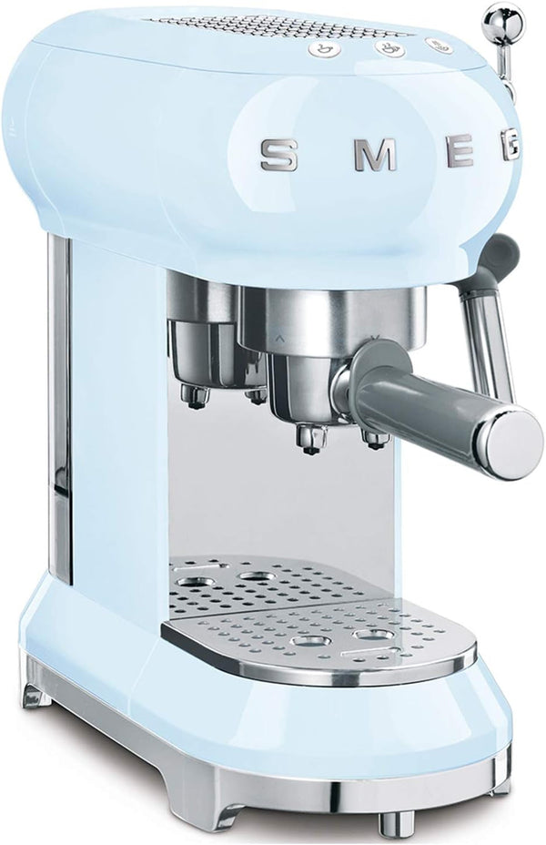 Espressor manual Smeg, ECF01PBEU, sistem cappuccino, termobloc, capacitate mare a ceștilor și funcție dublă de cafea, rezervor de apă de 1 l, dimensiuni compacte, 1350 W, albastru pastel
