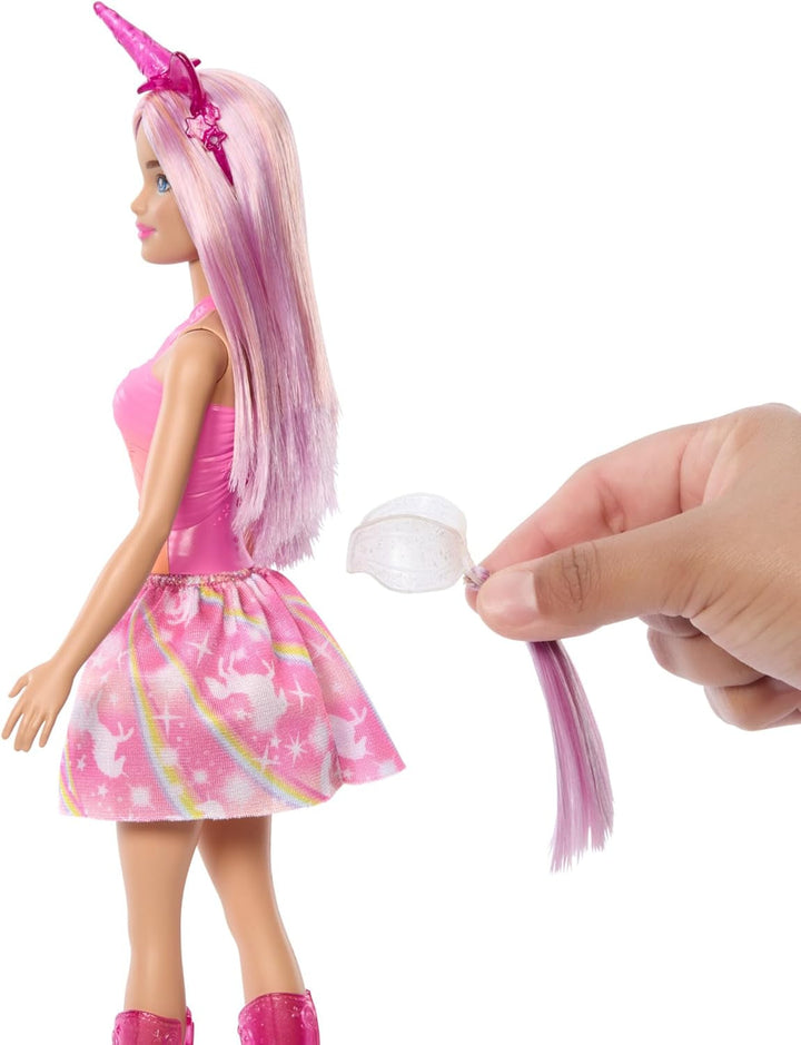 Păpuși Barbie Unicorn cu păr fantezie colorat, ținute cu gradient de culoare și accesorii fantezie în jurul temei unicorn, HRR13