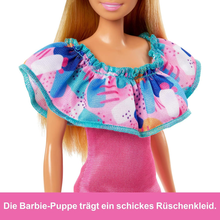 Barbie și sora mai mică Stacie - Asigură aventurile fraților în haine de vară și accesorii, inclusiv aparat de fotografiat, binoclu, pălărie de vară și două pălării mici, pentru copii de la 3 ani, HRM09