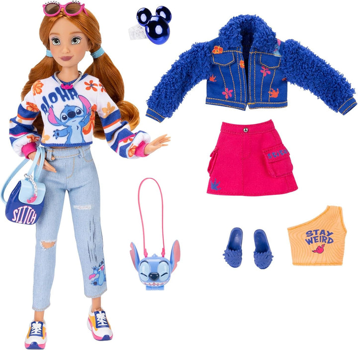 Disney ILY 4EVER Fashion Dolls Stitch cu păr roșcat 11.5" înălțime cu 13 puncte de articulare, două ținute complete Mix-And-Match și inel Mickey strălucitor pentru tine!