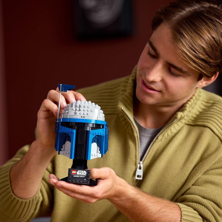 LEGO Star Wars 75408 Jango Fett Helmet - Set de construcție Mandalorian pentru adulți - Model cu suport, plăcuță de identificare și antenă reglabilă - Cadou pentru fanii Atacului clonelor