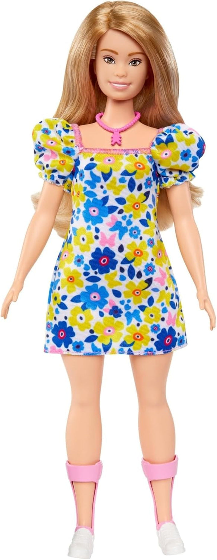 Barbie Fashionistas - păpușă dezvoltată cu Societatea Națională pentru Sindromul Down, păr blond și ținută trendy cu rochie florală și adidași albi, pentru copii de la 3 ani, HJT05