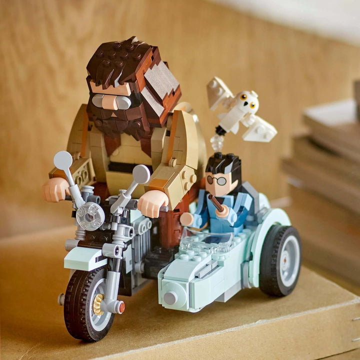 LEGO Harry Potter Hagrid and Harry's Motorbike Tour, jucărie cu motocicletă mobilă cu Sidecar & Hedwig Minifigure, cadou de ziua de naștere pentru fanii lumii vrăjitorilor, băieți și fete cu vârsta de 9+ 76443