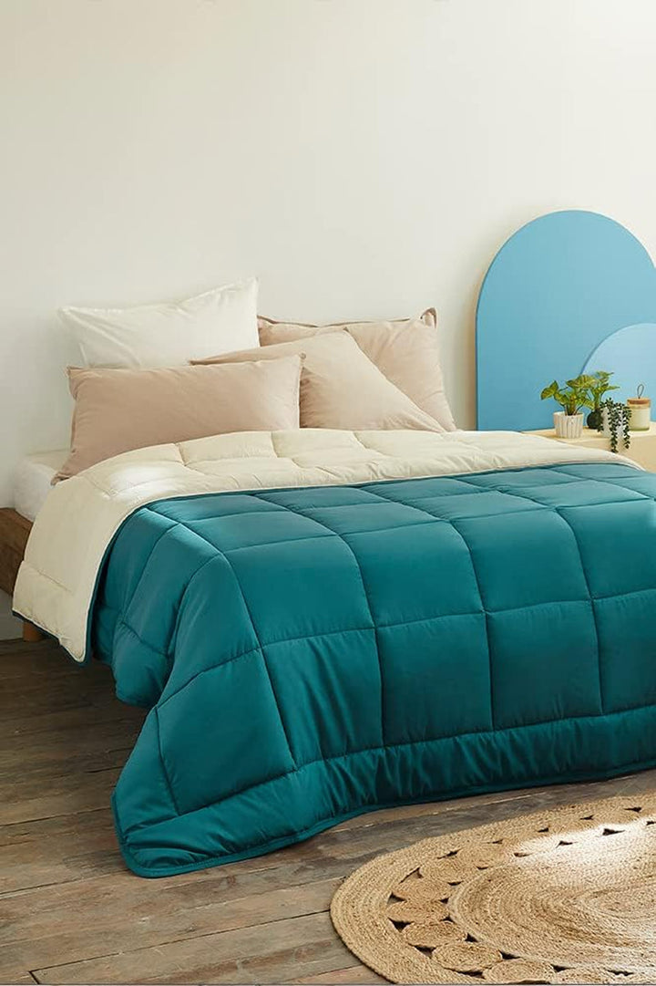 Plapuma Toison D'Or Cocoon, prună / oțel, 140 X 200 Cm Plapumi si pilote Naty Shop Peacock Blue/Pebble 240 X 260 Cm