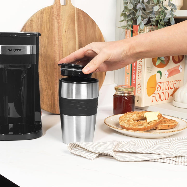 Cafetieră Salter pentru o singură ceașcă – Cafetieră cu filtru, filtru lavabil și reutilizabil, include o cană de călătorie din oțel inoxidabil de 420 ml. Prepară cafea în 3-4 minute, potrivită pentru cafea măcinată/capsule