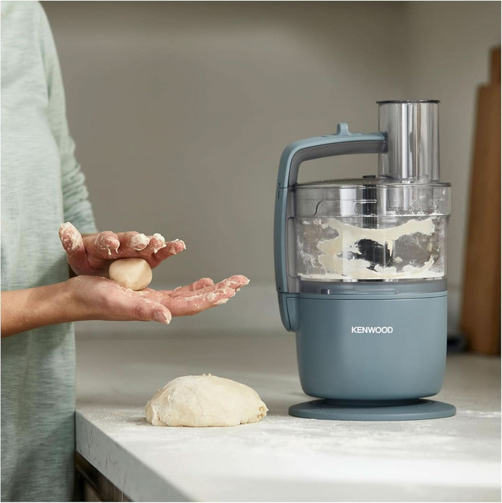 Kenwood Multipro Go FDP22.​000GY, Robot Da Cucina Che Trita, Affetta, Grattugia, Riduce in Purea E Impasta, Ciotola Da 1.3L, Lame per Impastare, Disco Da 4 Mm, 650W, Storm Blu