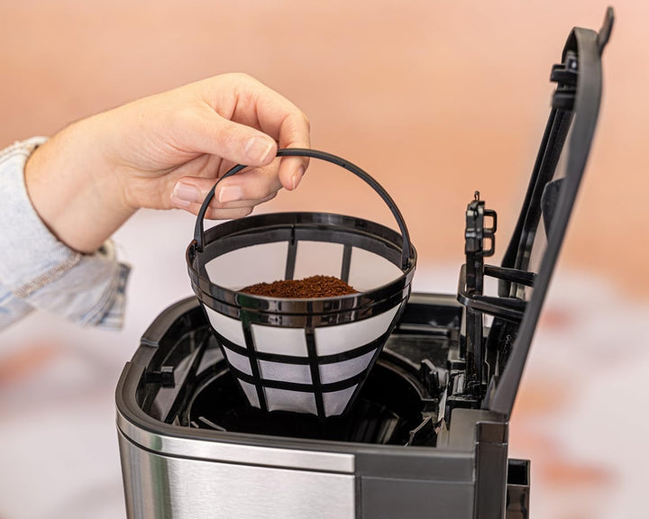 Espressor cu filtru Rommelsbacher FKM 1000 - rezervor de apă de 1,5 litri pentru 12 cești de cafea, carafă de sticlă, preselectare oră de pornire, funcție de încălzire, funcție de aromă, suport detașabil pentru filtru 1X4