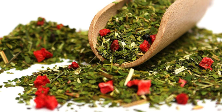 Yerba  „Fresa Frutilla” 400 g | Ceai argentinian de mate cu fructe de căpșuni, mentă, lemongrass și fructe de soc | Ingrediente naturale | Frunze verzi de mate | 50 g El Pajaro