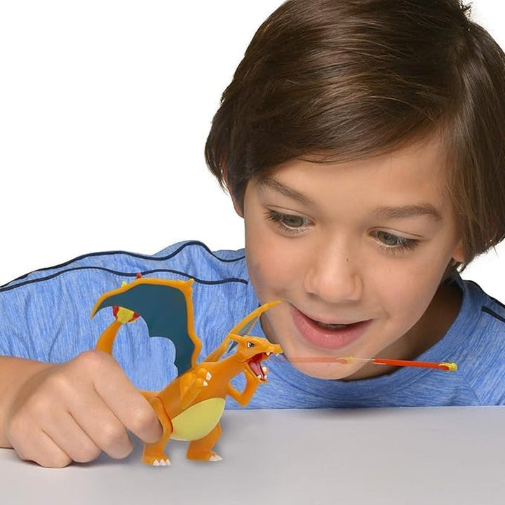 Pokémon PKW0368 - Battle Feature Figure - Glurak, figură mobilă oficială, 11,5 cm