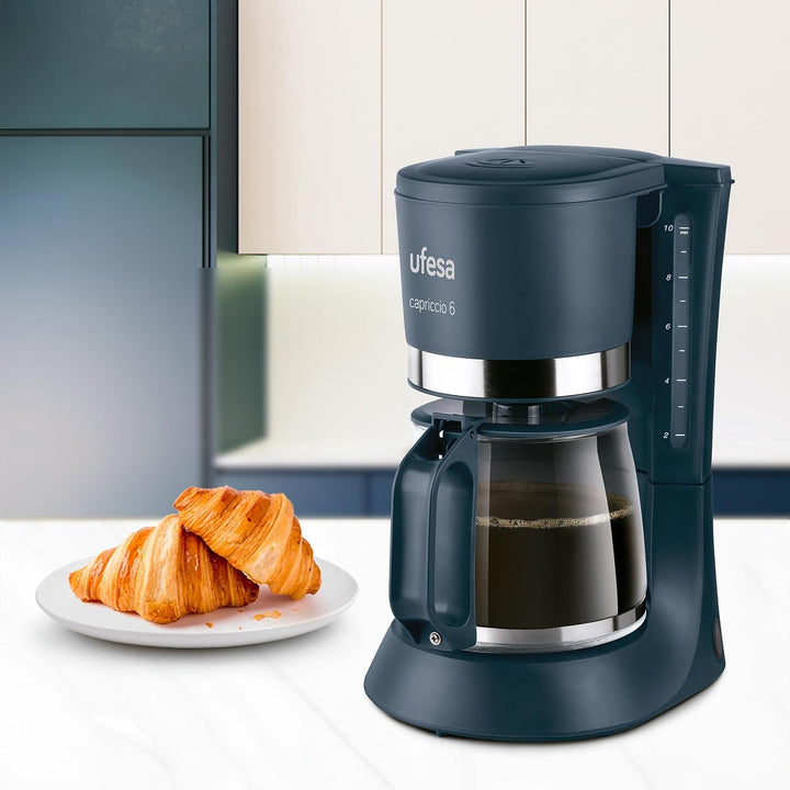 Espressor Ufesa CG7114 Capriccio Drip, 6 cești, 600W, carafă 0.6L, sistem anti-picurare, oprire automată, albastru