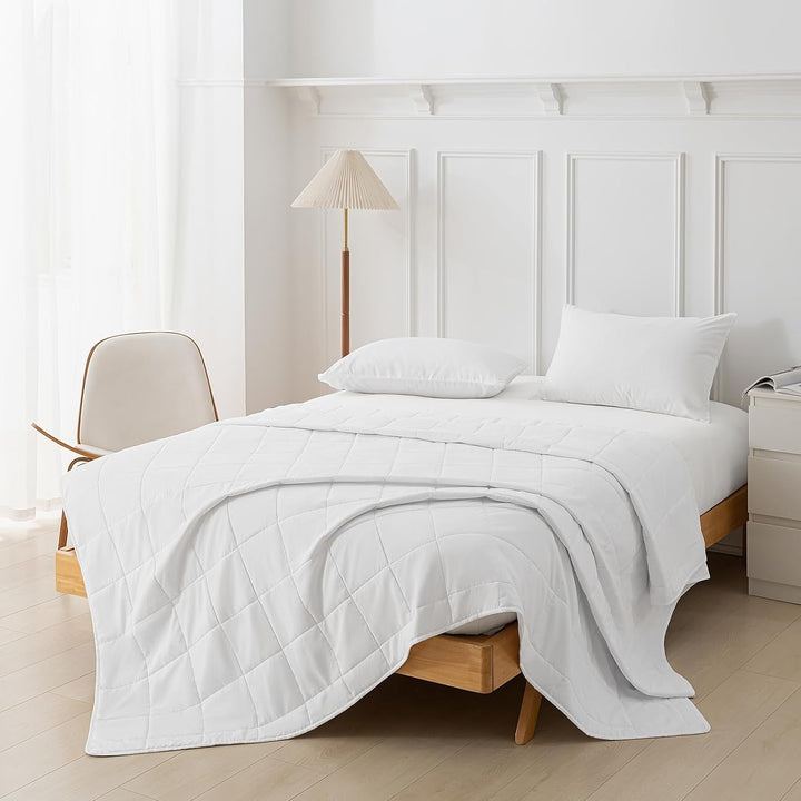 Good Nite Double Duvet, 4.5 Tog, Summer Duvet, Double Duvet, White, Quilt, Poliester, Soft And Lightweight And Machine Washable With Corner Bands (Double Bed 200 X 200 Cm)