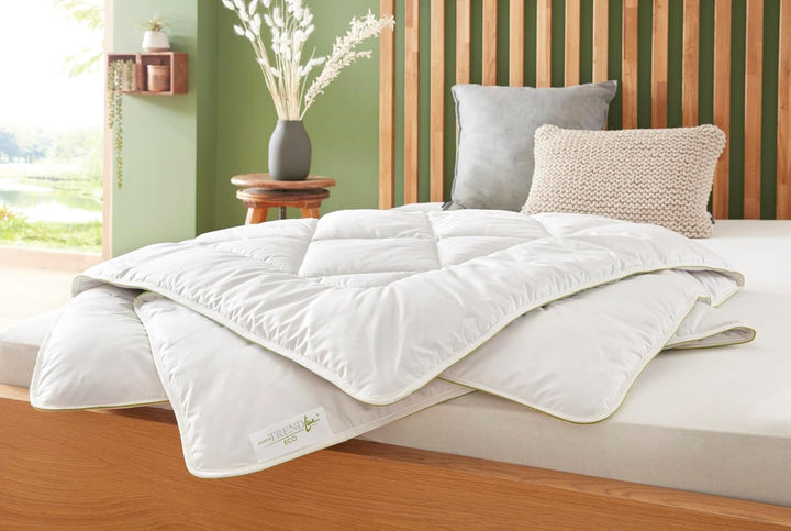 Badenia Trendline Eco Quilt Camel Lightweight 155 X 220 Cm, alb, certificat Öko-Tex, produs în conformitate cu standardul de calitate german Plapumi si pilote Naty Shop 135 X 200 Plapumă Mono pentru toate anotimpurile