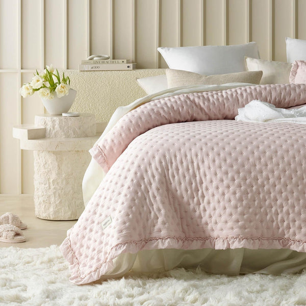 Molly Cuvertură de pat elegantă în roz pudră 170 X 210 cm Cuvertură de pat versatilă ca cuvertură de pat sau canapea Pătură de aruncare pentru pat și canapea Stil de cuvertură Ideal ca cuvertură de pat Paturi si Cuverturi Besuche den ROOM99-Store Roz pudră 170X210
