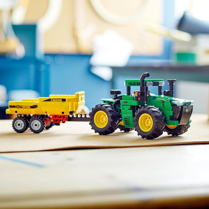 LEGO Technic John Deere 9620R Tractor 4WD, cu remorcă basculantă, jucărie agricolă clasică pentru copii, băieți și fete de la 8 ani, kit model de colecție 42136