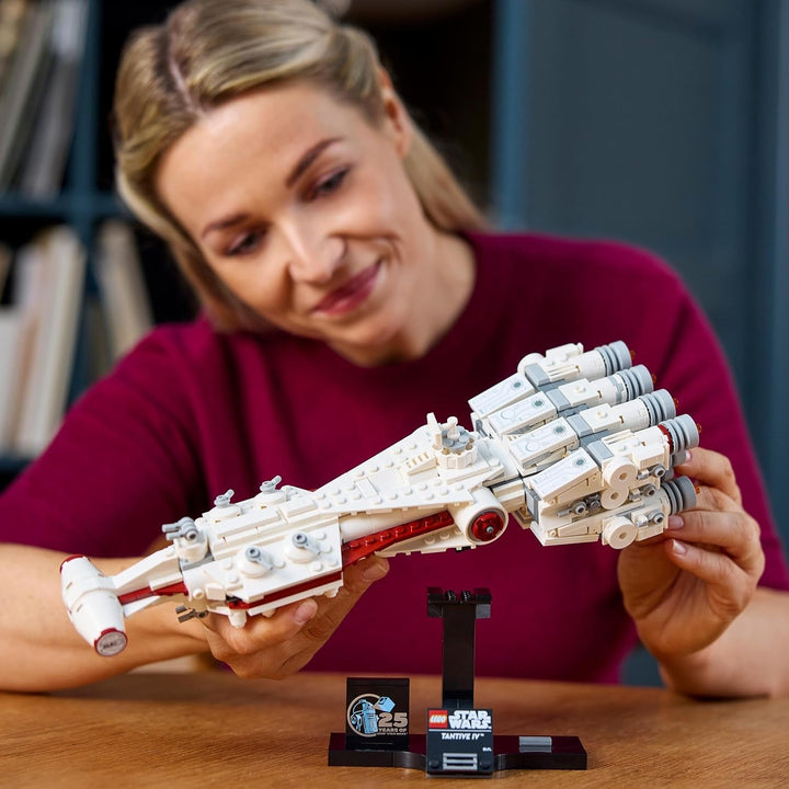 LEGO Star Wars: Tantive IV, model de navă stelară din Star Wars: O nouă speranță de construit și colecționat pentru adulți, Starfighter legendar, cadou minunat pentru fani 75376