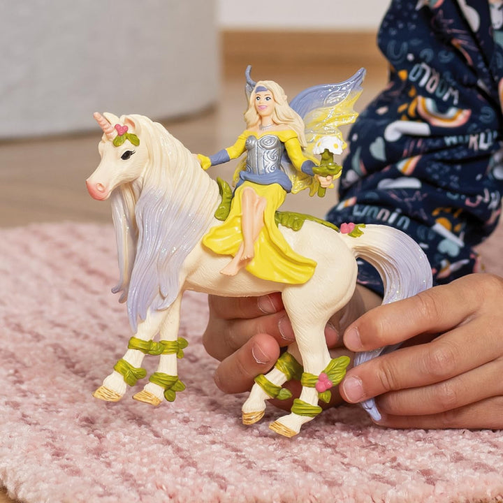 Schleich 70565 Sera cu unicorn înflorit, pentru copii cu vârsta cuprinsă între 5-12 ani, BAYALA - play figure
