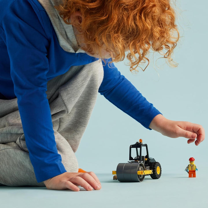 LEGO City Road Roller, vehicul de șantier pentru copii de la 5 ani, jucărie cu role cu aburi cu minifigurină de muncitor în construcții, experiență de joacă imaginativă pentru băieți și fete, mic, cadou distractiv 60401