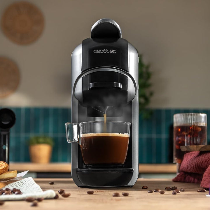 Espressor compact Cecotec Espresso Freestyle, putere maximă 1450 W, termobloc, design elegant și compact, pompă ForceAroma cu presiune de 19 bari, rezervor de apă de 600 ml, oprire automată