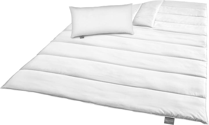 Set de pat Traumnacht Green - Plapumă pentru toate anotimpurile 135X200 Cm + pernă 80X80 Cm, durabil cu husă din microfibră, produs în conformitate cu standardul de calitate german Plapumi si pilote Naty Shop Set de pat pentru tot anul (pătură + pernă 40X80) 135 X 200