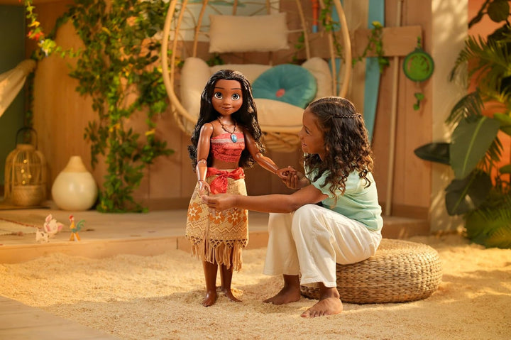 Disney Princess Vaiana, păpușă de joacă înaltă de 80 cm de la Jakks Pacific, păpușă mobilă, cu perie pentru a-și pieptăna buclele ondulate, rochie inspirată de film, colier detașabil cu pandantiv