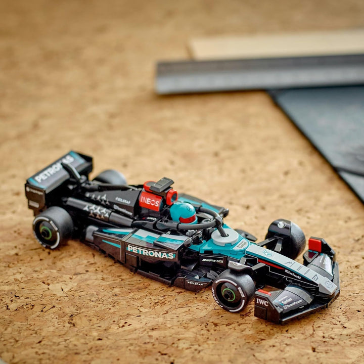 LEGO Speed Champions Mercedes-Amg F1 W15 Race Car - Jucărie cu minifigurină Formula 1 - Model de mașină de colecționat și construit - Cadou pentru băieți și fete 10+ sau fani adulți 77244
