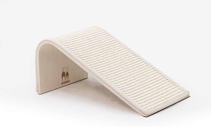 Petrebels Design Tablă de zgâriat din lemn cu covor din sisal natural, Archie 38 x 23 x 17 cm, bej/crem