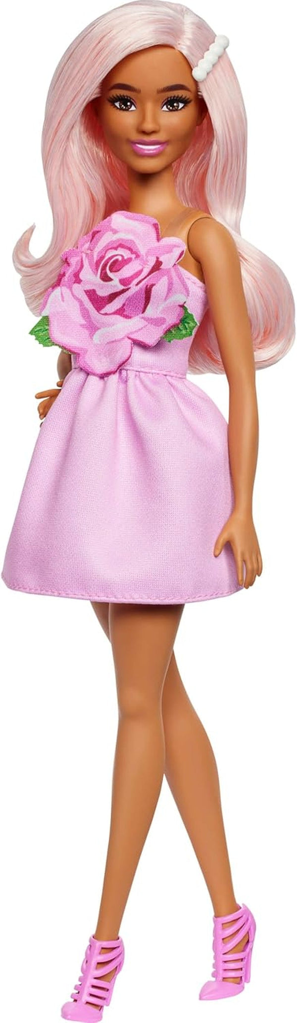 Păpușă Barbie Fashionistas nr. 238 cu păr roz pastel, rochie fără bretele cu partea de sus roz, clemă de păr cu perle și pantofi cu barete cu toc înalt, HYT94
