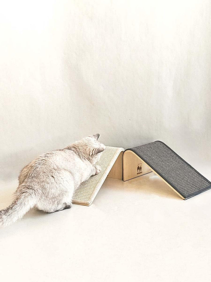 Petrebels Design Tablă de zgâriat din lemn cu covor din sisal natural, Archie 38 x 23 x 17 cm, bej/crem