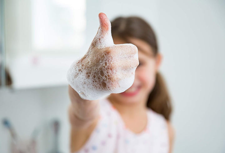 PAEDIPROTECT 2in1 șampon și loțiune de spălare pentru bebeluși și copii 200 ml, curățare delicată și păr fără parfum și microplastice, gelul de duș hidratează pielea uscată și sensibilă, de asemenea pentru adulți Copii - Baie si Skincare Naty Shop